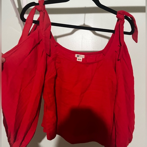 NWOT Billabong Cold-Shoulder Top, Red - Picture 4 of 8